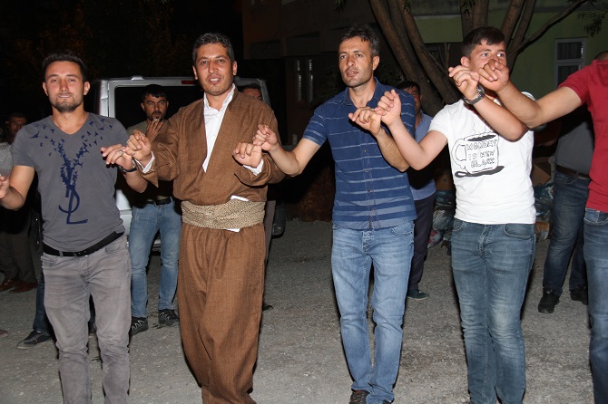 Demir Ailesinin mutlu günü 14