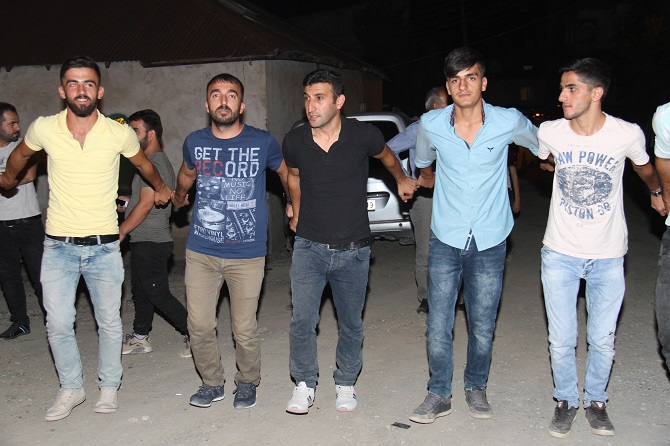 Demir Ailesinin mutlu günü 15