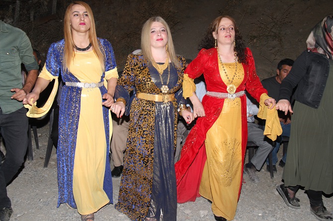 Demir Ailesinin mutlu günü 18