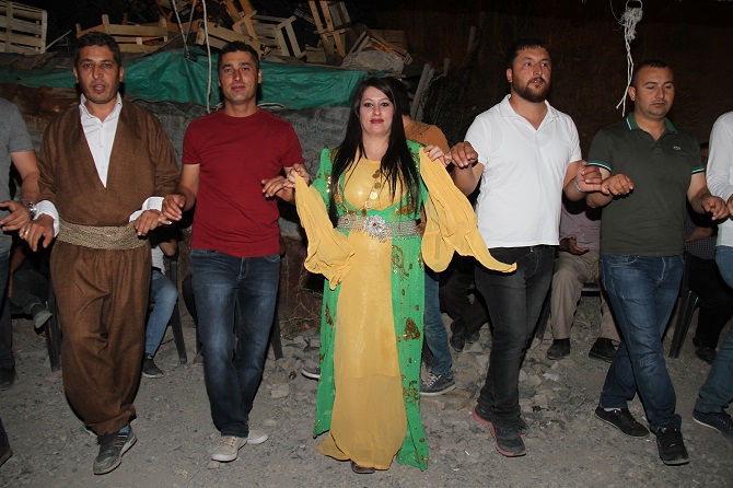 Demir Ailesinin mutlu günü 19