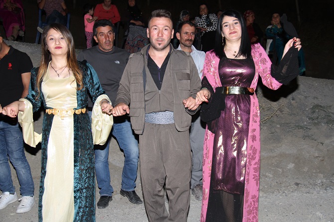 Demir Ailesinin mutlu günü 20