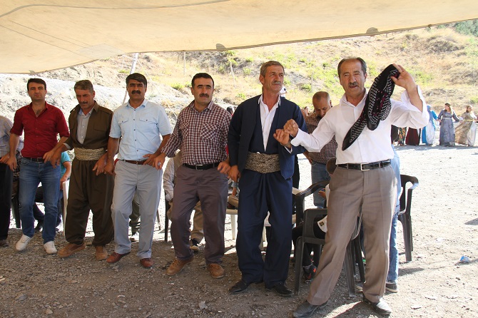 Demir Ailesinin mutlu günü 40