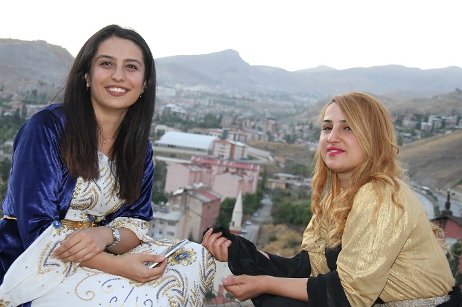 Demir Ailesinin mutlu günü 54