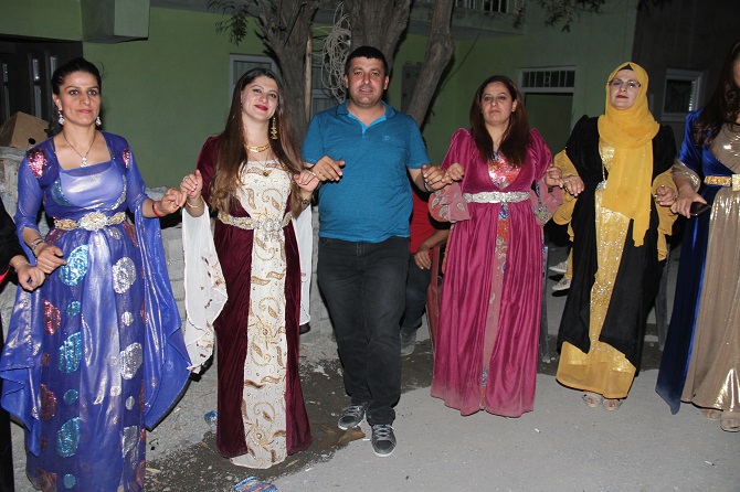 Demir Ailesinin mutlu günü 57