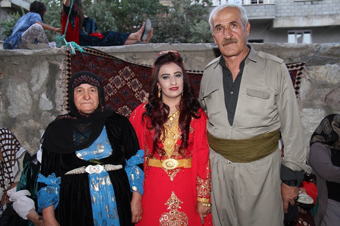 Demir Ailesinin mutlu günü 6