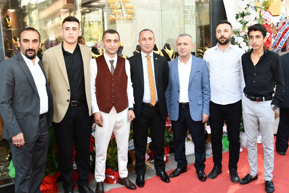 Hakkari'de Gala Gold Kuyumculuk hizmete açıldı 2