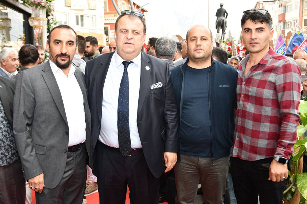 Hakkari'de Gala Gold Kuyumculuk hizmete açıldı 20