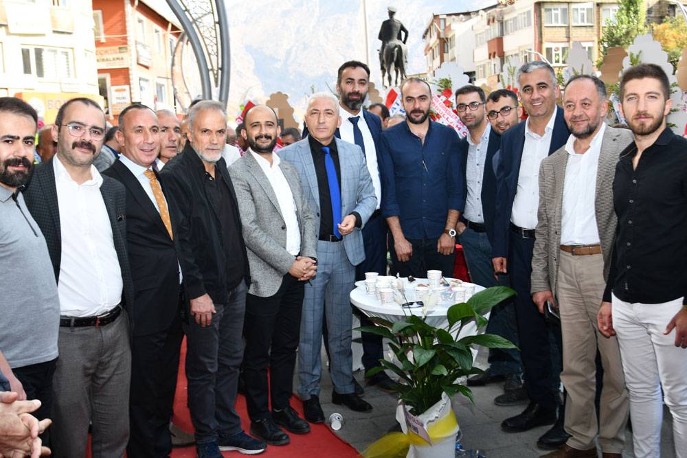 Hakkari'de Gala Gold Kuyumculuk hizmete açıldı 21