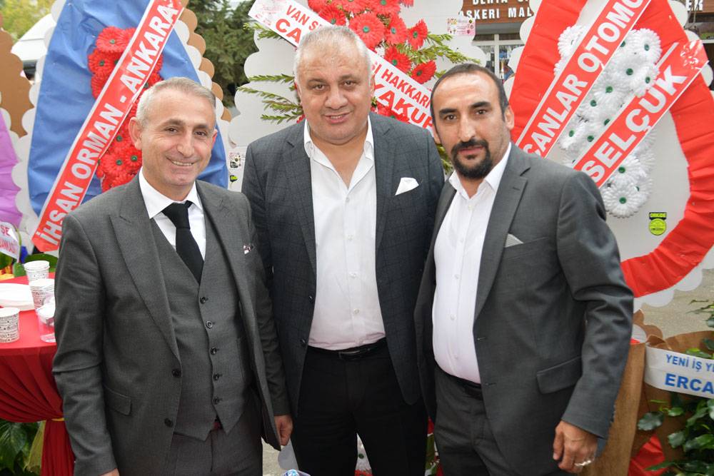 Hakkari'de Gala Gold Kuyumculuk hizmete açıldı 7