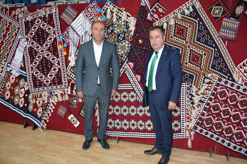 Hakkari'de yıl sonu sergisi açıldı 26