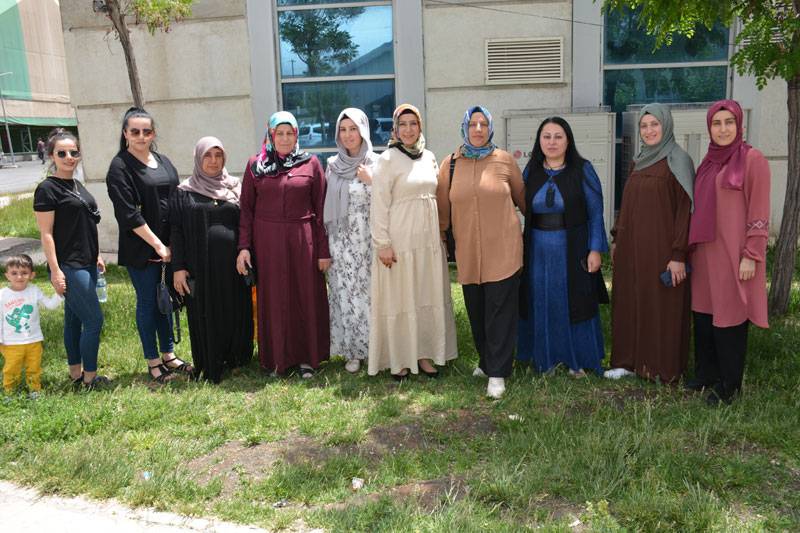 Hakkari'de yıl sonu sergisi açıldı 28