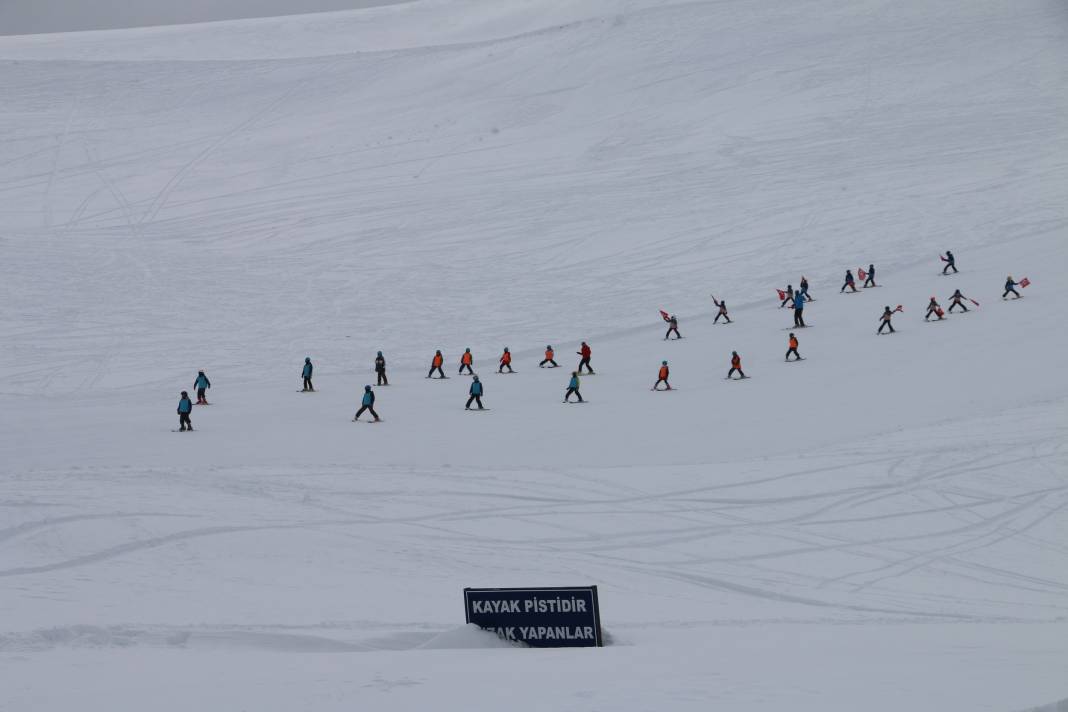 Hakkari'deki 5. kar festivali düzenlendi 16