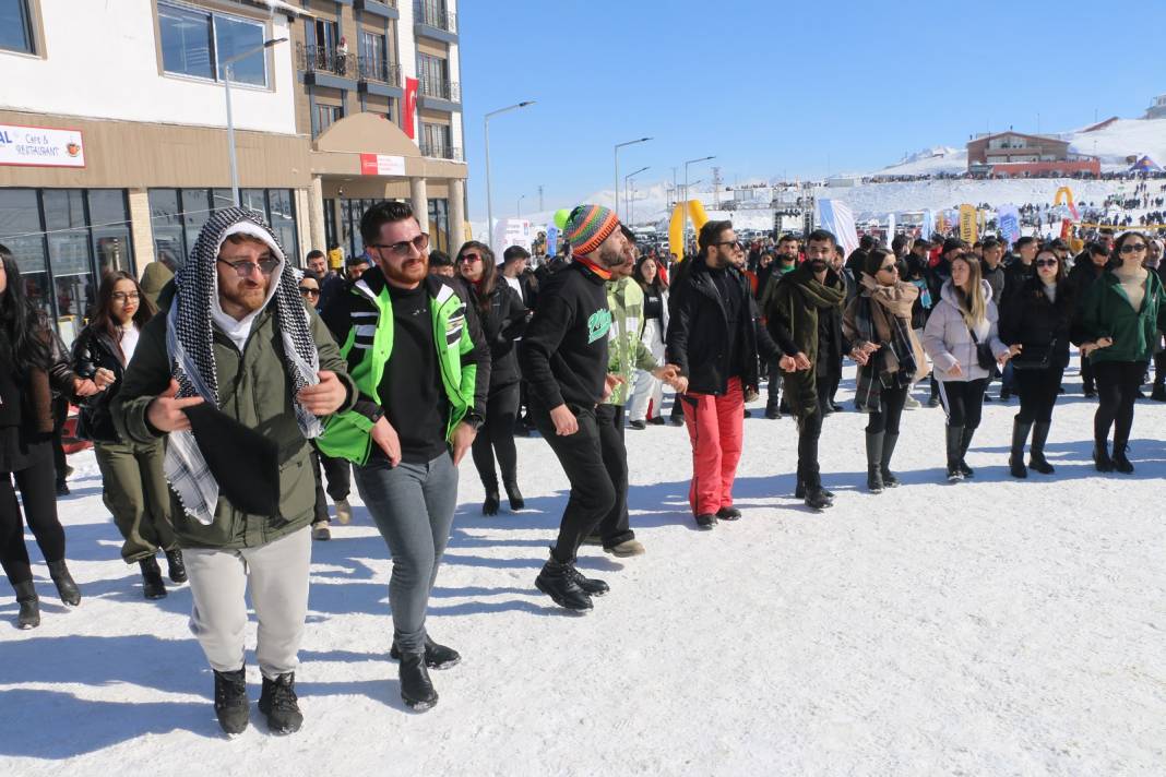 Hakkari'deki 5. kar festivali düzenlendi 30