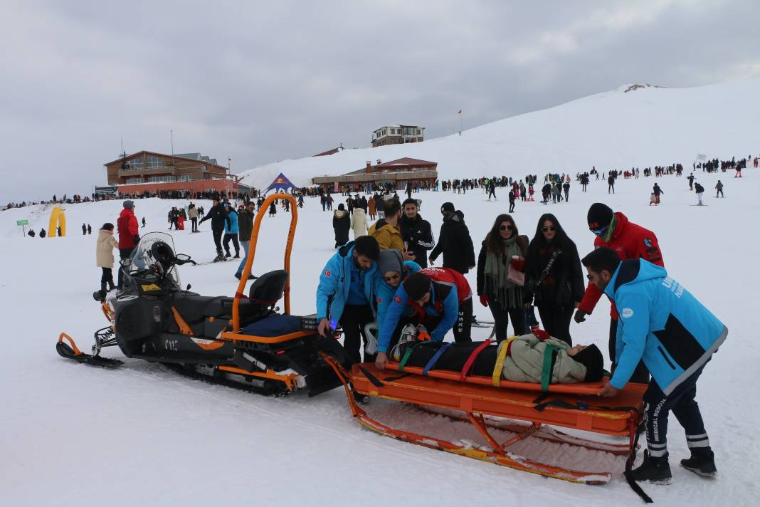 Hakkari'deki 5. kar festivali düzenlendi 8