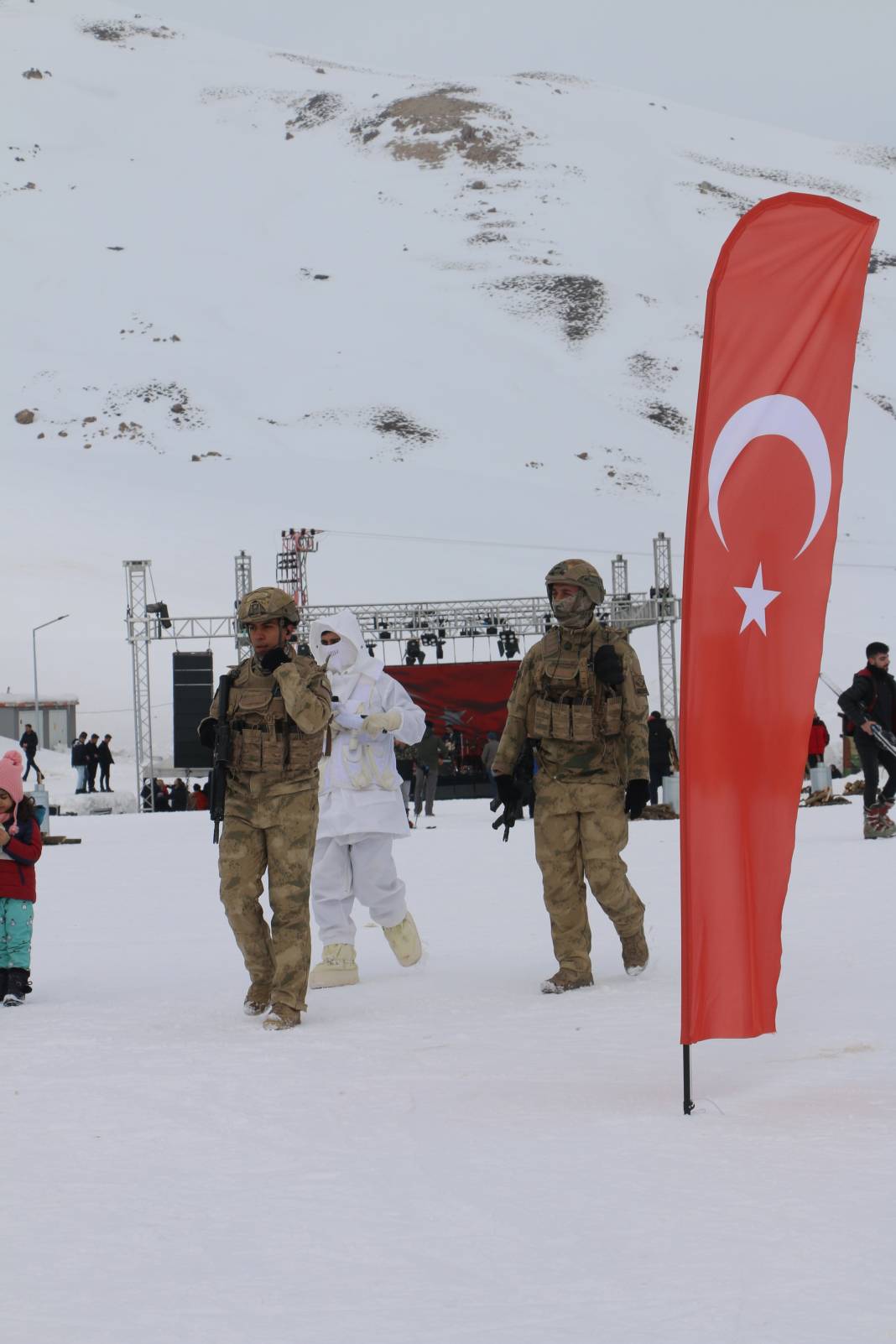 Hakkari'deki 5. kar festivali düzenlendi 9