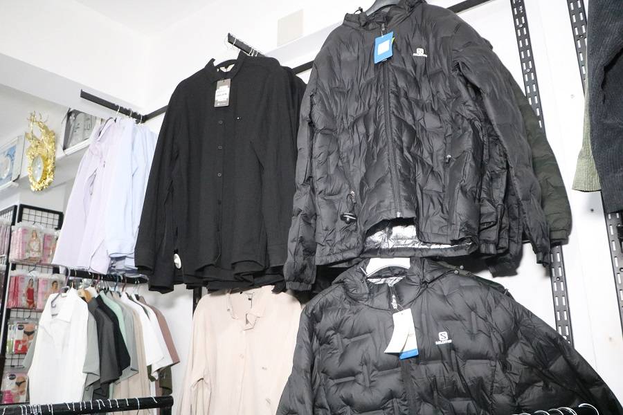 Hakkari'de bir ilk! Gümrük malzemeleri yarı fiyatına satışta! 14