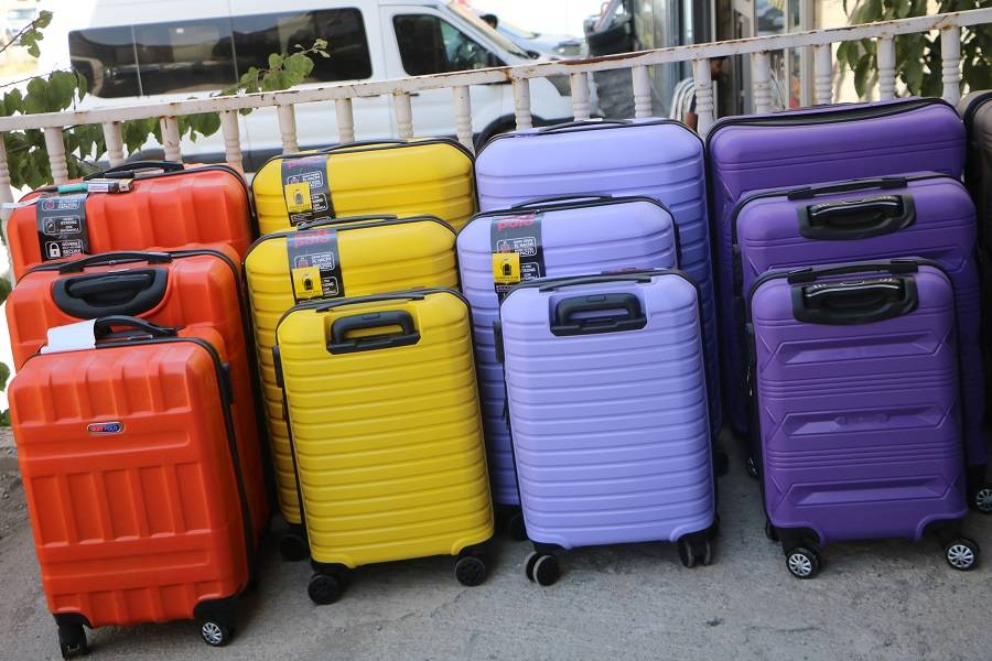 Hakkari'de bir ilk! Gümrük malzemeleri yarı fiyatına satışta! 26