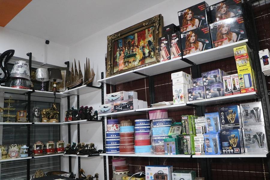 Hakkari'de bir ilk! Gümrük malzemeleri yarı fiyatına satışta! 6