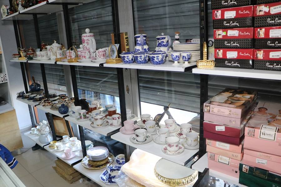 Hakkari'de bir ilk! Gümrük malzemeleri yarı fiyatına satışta! 8