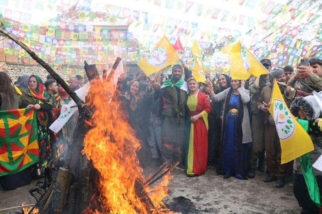 Hakkari'de Newroz kutlandı 12