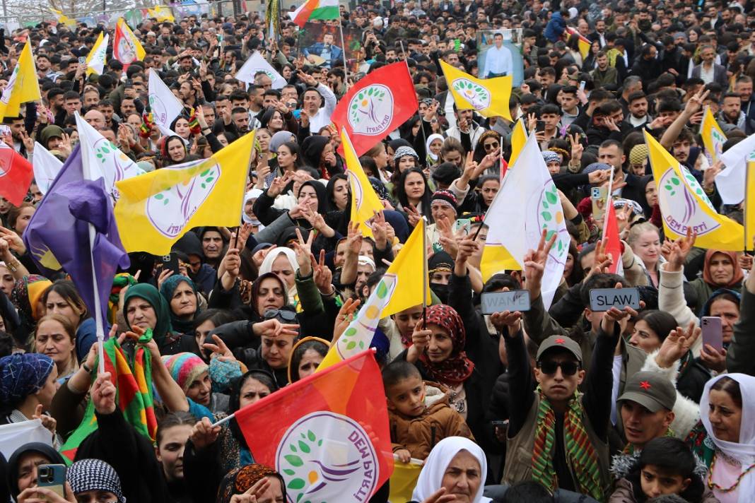 Hakkari'de Newroz kutlandı 18