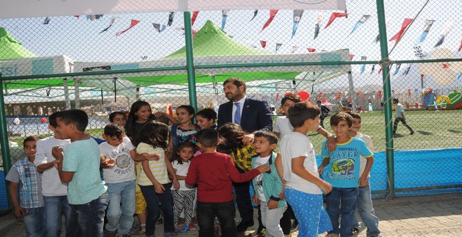 Beşiktaş Belediyesi Hakkari'de oyun parkı kurdu 1