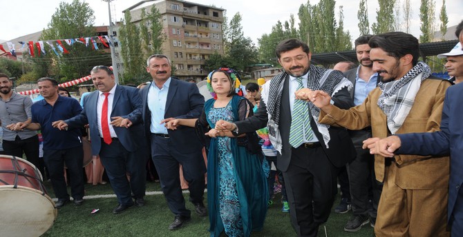 Beşiktaş Belediyesi Hakkari'de oyun parkı kurdu 10