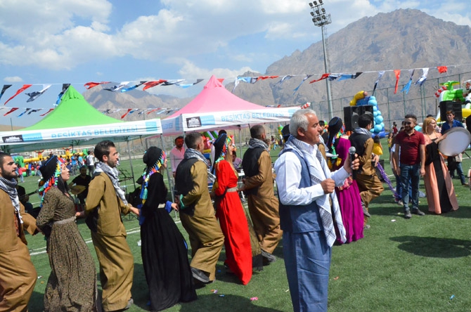 Beşiktaş Belediyesi Hakkari'de oyun parkı kurdu 22