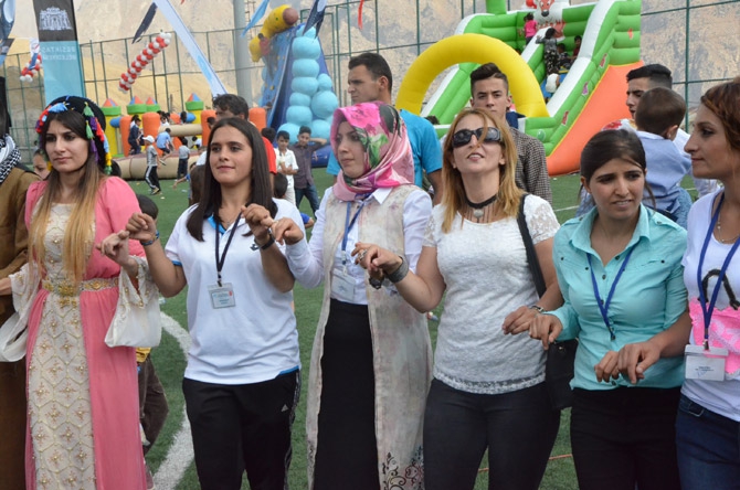 Beşiktaş Belediyesi Hakkari'de oyun parkı kurdu 25