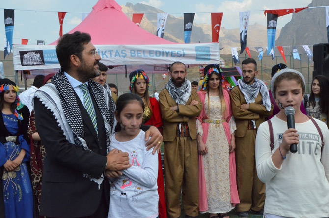 Beşiktaş Belediyesi Hakkari'de oyun parkı kurdu 29