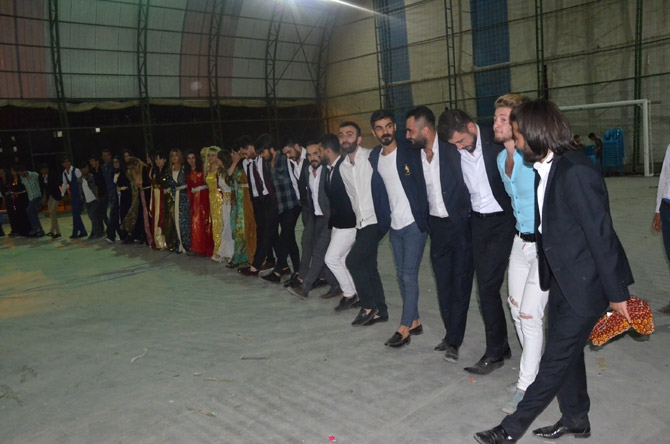 Timur Ailesinin mutlu günü 25