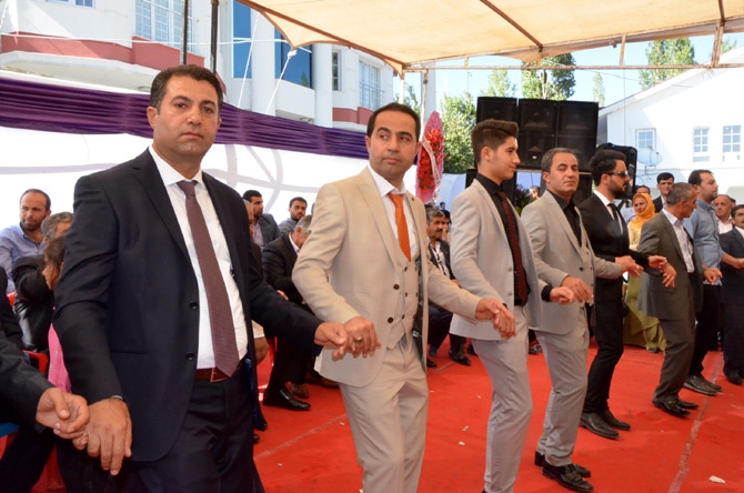 Ertuş ailesinin mutlu günü 12