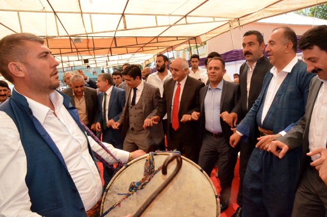 Ertuş ailesinin mutlu günü 13