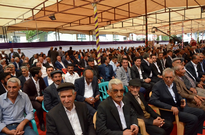 Ertuş ailesinin mutlu günü 17