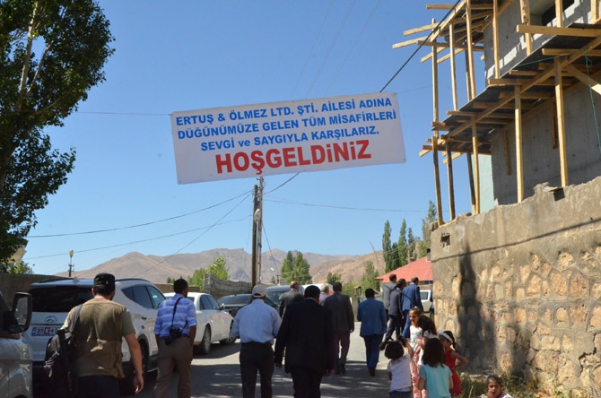 Ertuş ailesinin mutlu günü 20