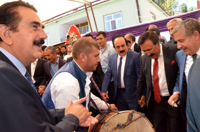 Ertuş ailesinin mutlu günü 24