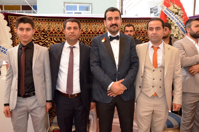 Ertuş ailesinin mutlu günü 25