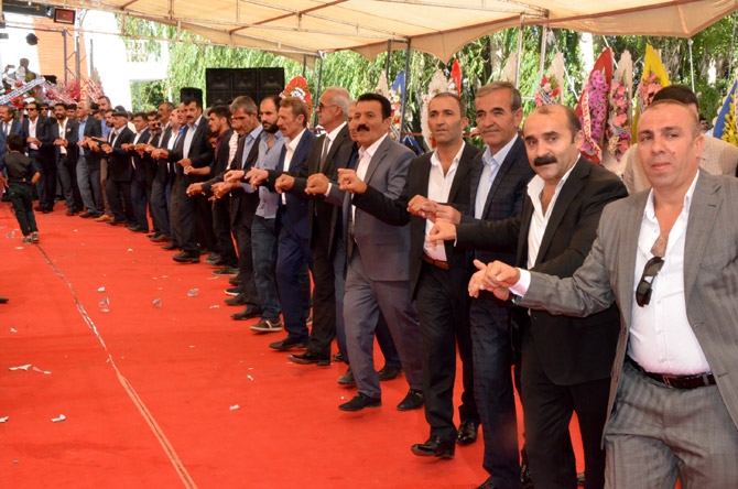 Ertuş ailesinin mutlu günü 26