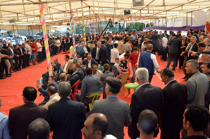 Ertuş ailesinin mutlu günü 28