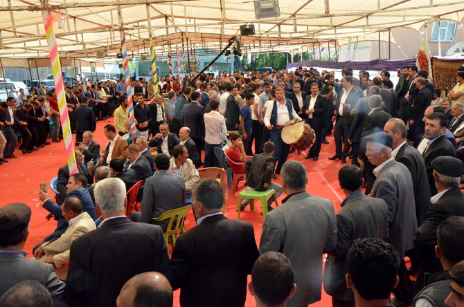 Ertuş ailesinin mutlu günü 29