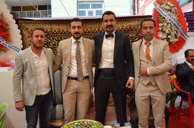 Ertuş ailesinin mutlu günü 30