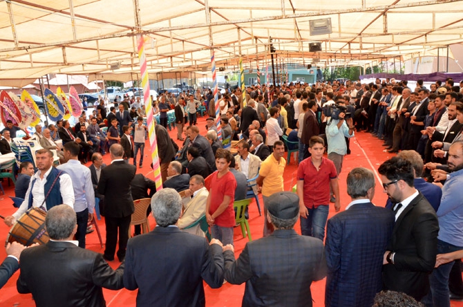 Ertuş ailesinin mutlu günü 32