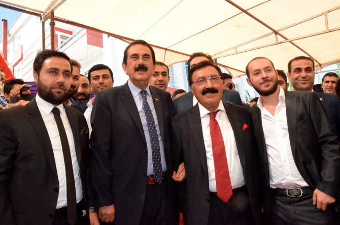 Ertuş ailesinin mutlu günü 34