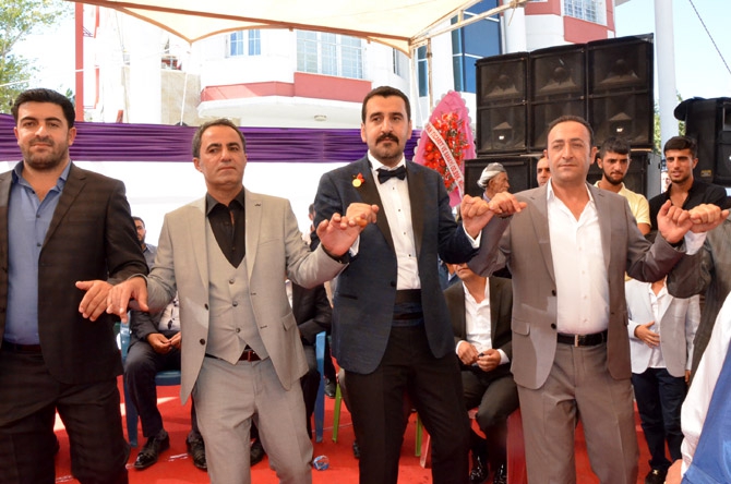 Ertuş ailesinin mutlu günü 36