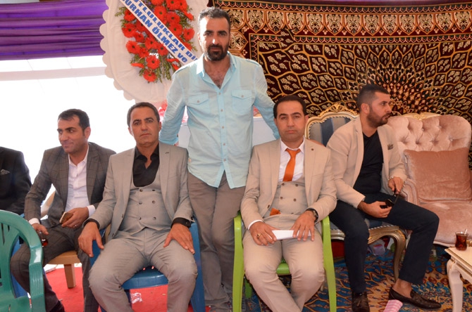 Ertuş ailesinin mutlu günü 39