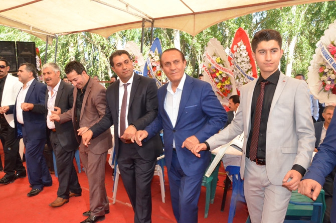 Ertuş ailesinin mutlu günü 42