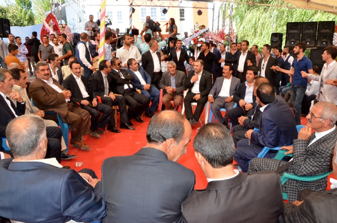 Ertuş ailesinin mutlu günü 44