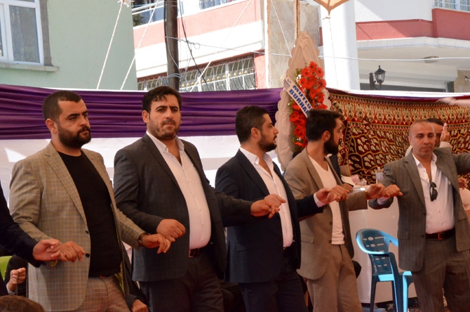 Ertuş ailesinin mutlu günü 45