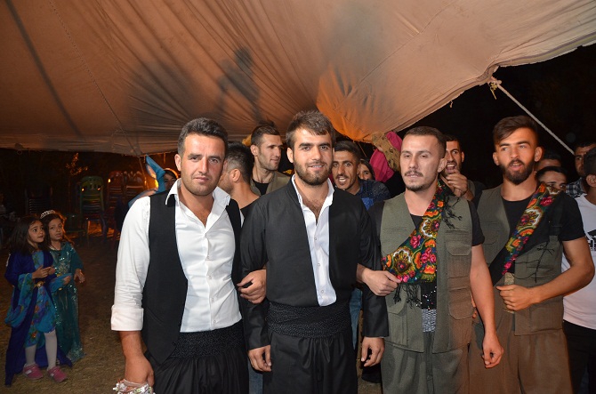 Özkan ailesinin mutlu günü 10