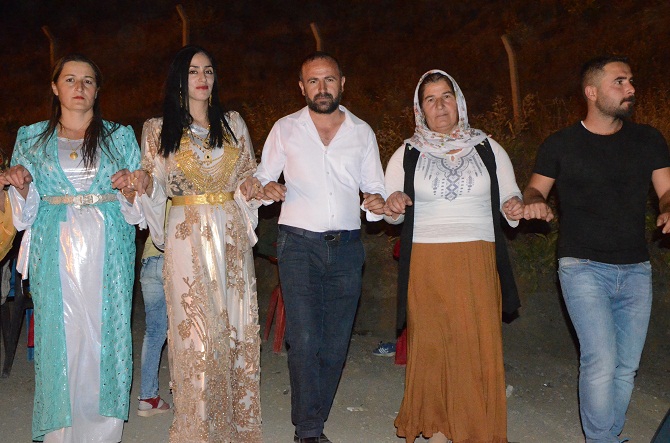 Özkan ailesinin mutlu günü 105